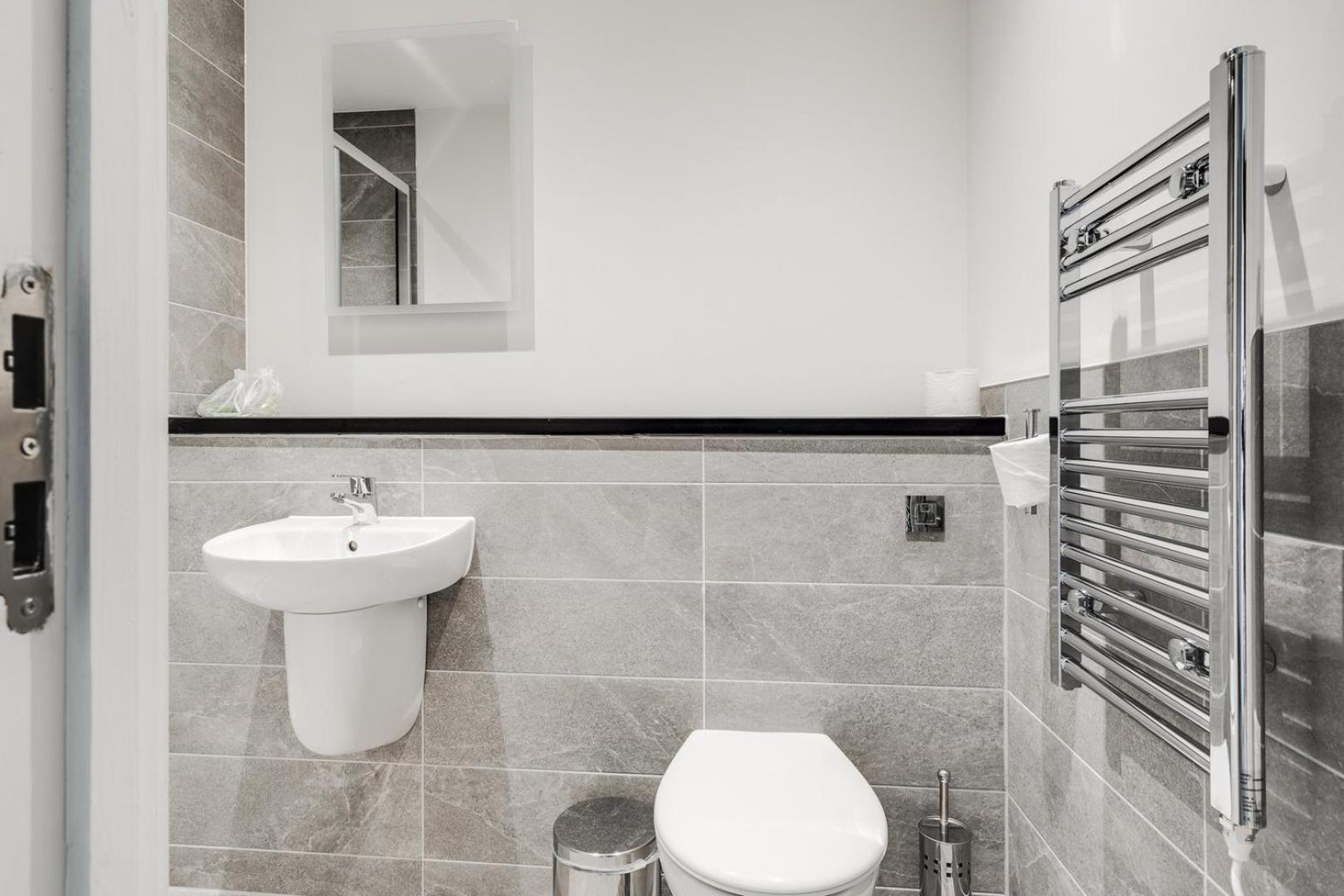 Comforting City Retreat In Vauxhall - No Wifi Liverpool Exterior photo